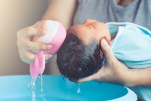 How to Wash Your Baby's Hair and How Often