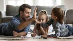 How to Use Praise and Rewards With Children