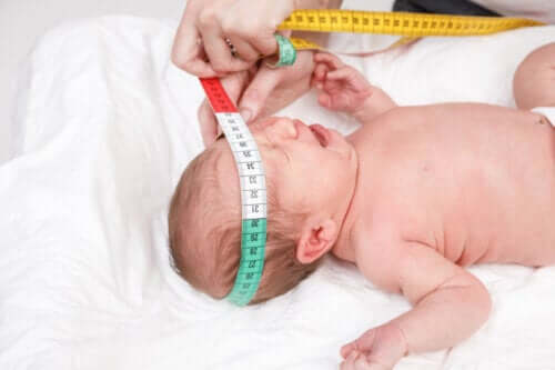 Why Do Pediatricians Measure Your Baby’s Head at Birth?