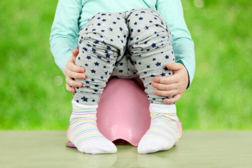White Poop in Babies and Children: Causes and Treatment