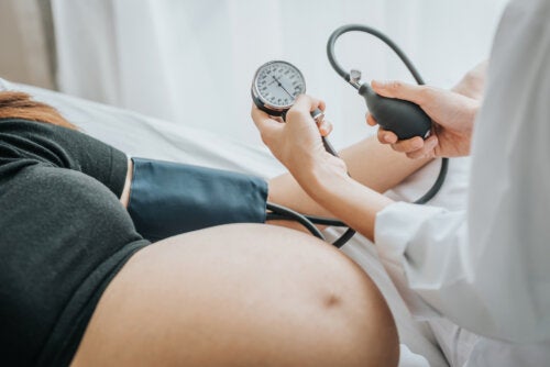 Low Blood Pressure in Pregnancy: Symptoms and Treatment