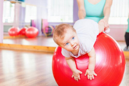 Gymnastics for Babies: 4 Stimulation Exercises