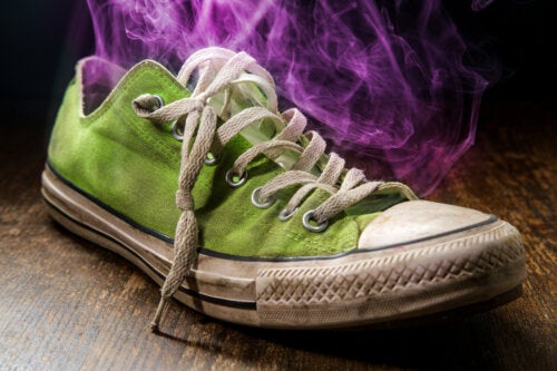 10 Home Remedies to Eliminate Foot Odor