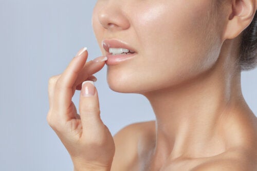 10 Home Remedies to Hydrate Your Lips