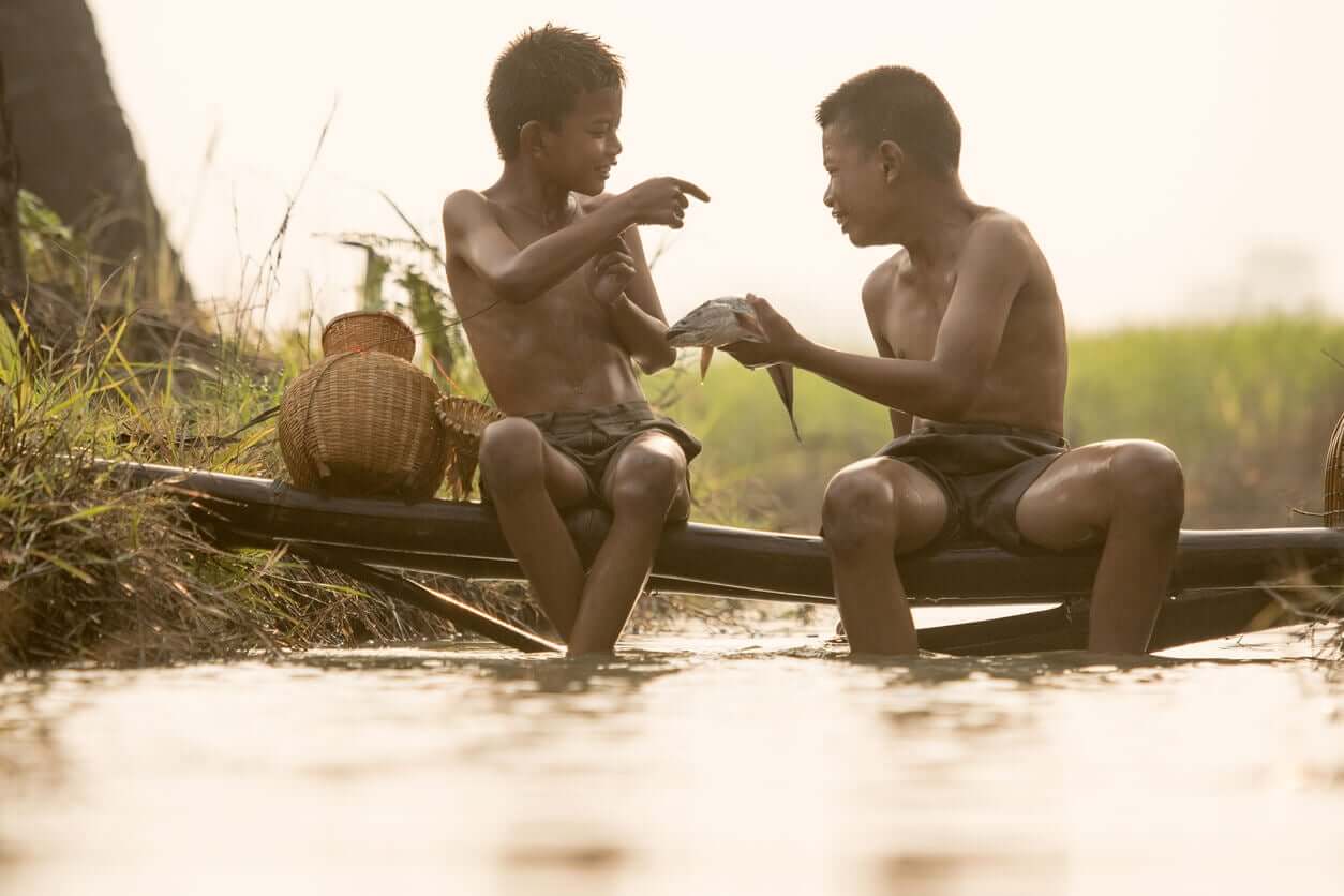 Twee Cambodjaanse jongens