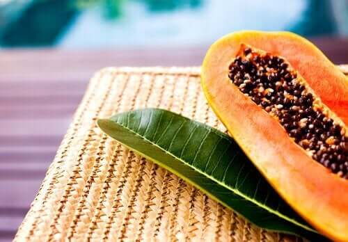 Raskaana olevien kannattaa syödä papaijaa.