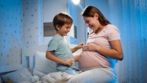 Original Ways to Tell Your Child They're Going to Have a New Sibling