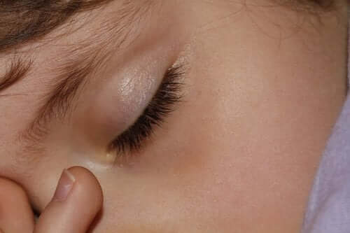 Et barn som sover rolig.