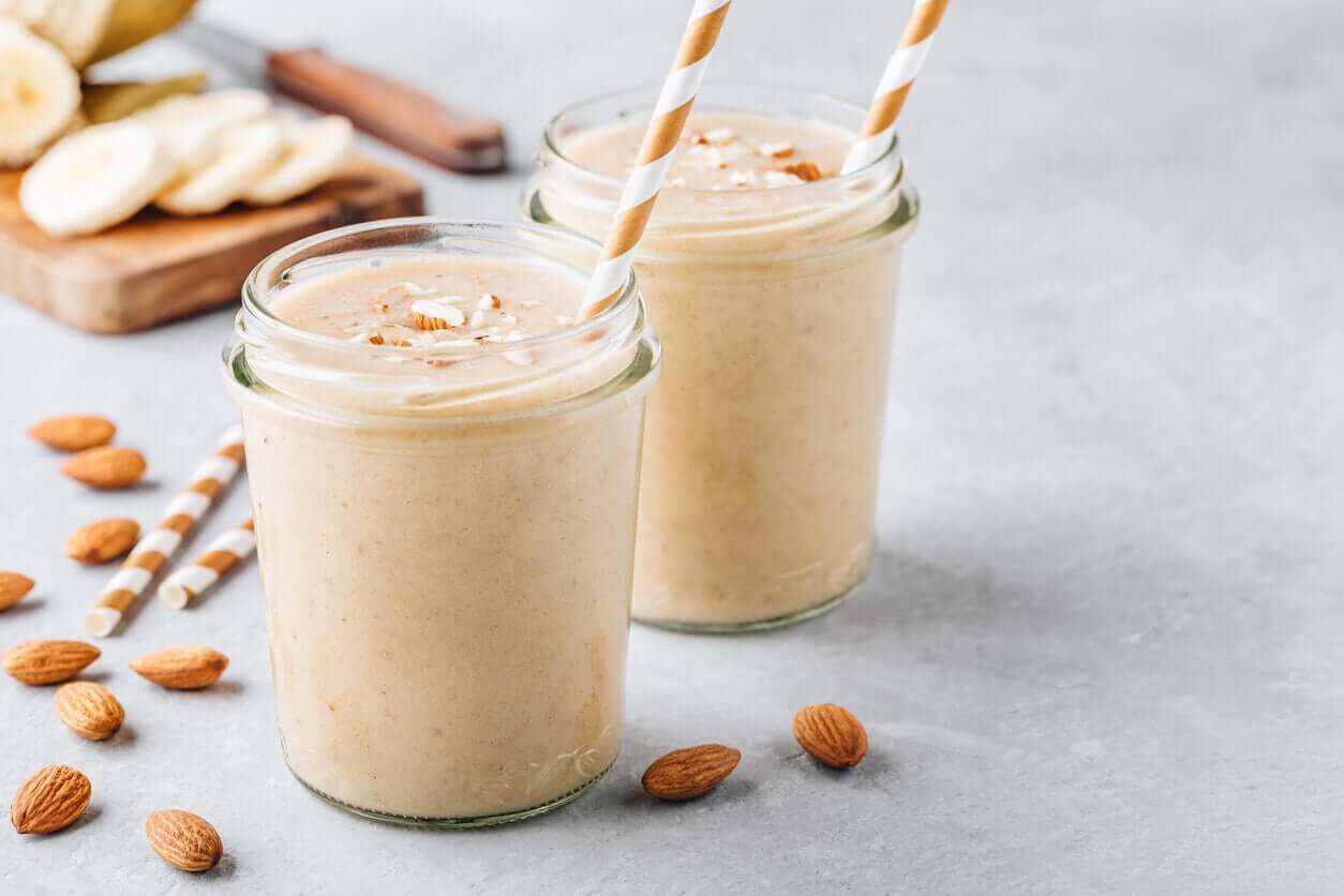 Mandel och banansmoothies.