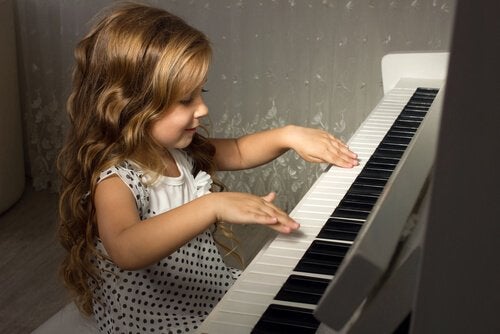 The Benefits of Playing the Piano in Childhood