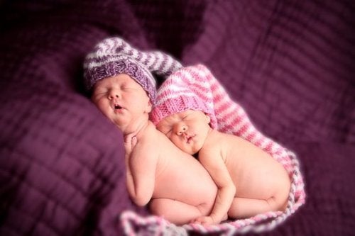 7 Factors That Increase the Chances of Having Twins