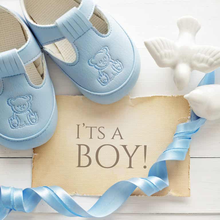 A baby announcement that reads "it's a boy".