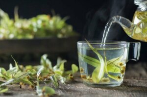 Is it Safe to Drink Linden Tea During Pregnancy?