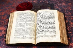 40 Aramaic Names for Girls