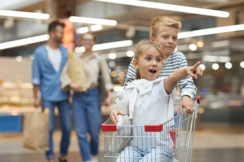 7 Tips for Shopping with Children
