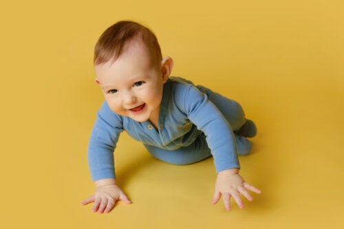 What's the Right Clothing for a Crawling Baby?