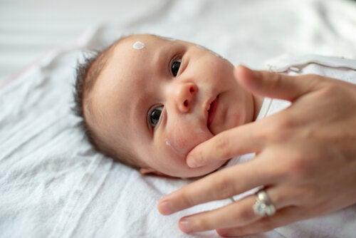 Keys to Keeping Your Baby's Skin Moisturized