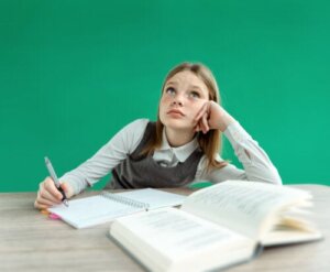Why Are Intelligent Children More Distracted?