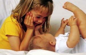 How to Make Your Firstborn Child Not Feel Less Important