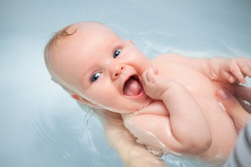 10 Keys to Bathing Your Baby in Winter to Prevent Them from Getting Cold