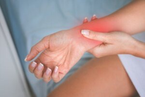 Tingling Hands During Pregnancy: Causes and What to Do
