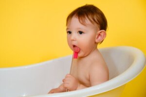 How to Clean Your Baby's Tongue