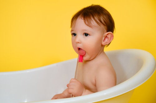 How to Clean Your Baby’s Tongue