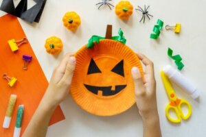 6 Crafts with Recycled Plates