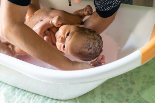 10 Mistakes When Bathing Your Baby