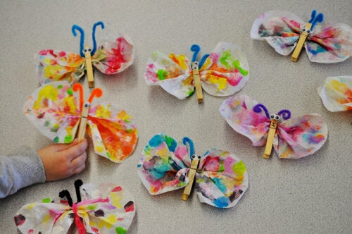 3 Ways to Make a Multicolored Butterfly