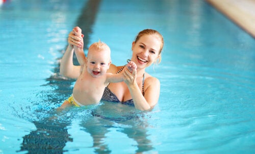 7 Swimming Exercises for Your Baby