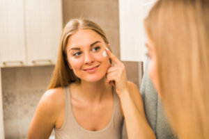 The Cosmetic Routine Most Recommended by Dermatologists