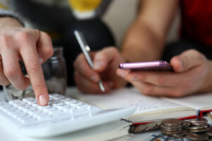 7 Money-Saving Tips for Large Families