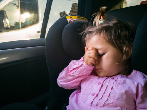 10 Tips to Prevent Children from Getting Car Sickness