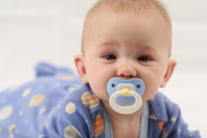 Bottles and Pacifiers: How They Affect Oral Health