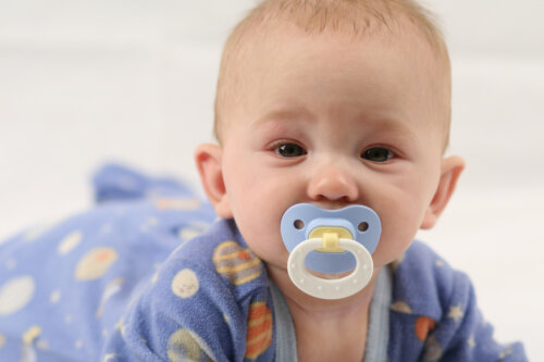 Bottles and Pacifiers: How They Affect Oral Health