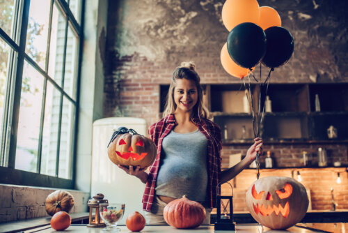 4 Halloween Costume Ideas for Pregnant Women