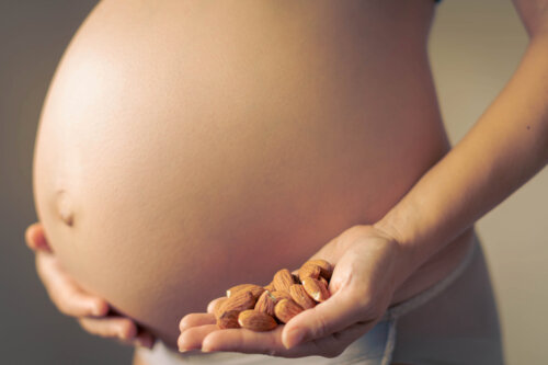 Is It Safe to Eat Nuts During Pregnancy?