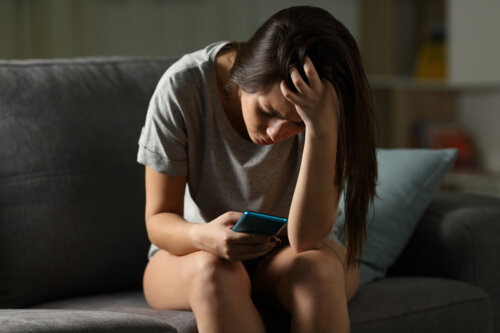 Protect Teenagers from the Risks of Social Networks Without Being Invasive
