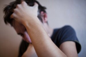 6 Signs of Psychosis in Adolescents