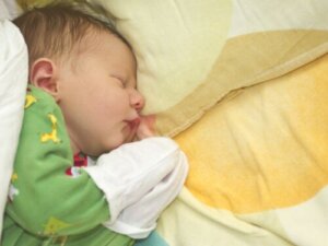 Is It a Good Idea to Put Mittens on Babies?