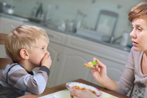 9 Phrases to Avoid When Your Child Doesn't Want to Eat