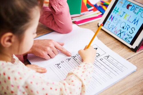 Does Writing by Hand Help Children to Read?