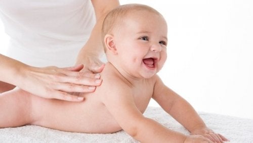 17 Uses of Baby Oil that Most People Don't Know About