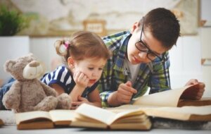 How to Foster a Good Bond Between Siblings of Different Ages