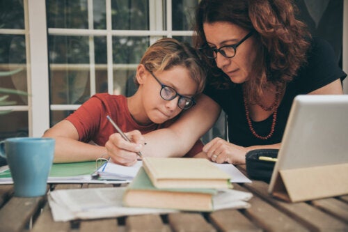 7 Mistakes When Doing Homework with Your Children