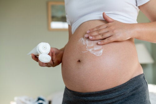 10 Prohibited Skincare Ingredients During Pregnancy