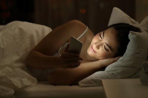 The Effects of Nighttime Cell Phone Use on Teenagers