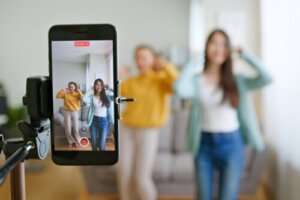 TikTok Imposes Usage Time Limit for Teenagers