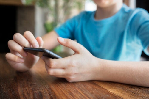 The Danger of Children Downloading Apps